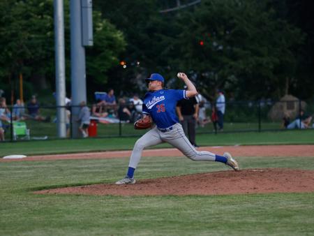 Strong pitching, Arquette's 9th-inning RBI propels Chatham over Orleans 2-1